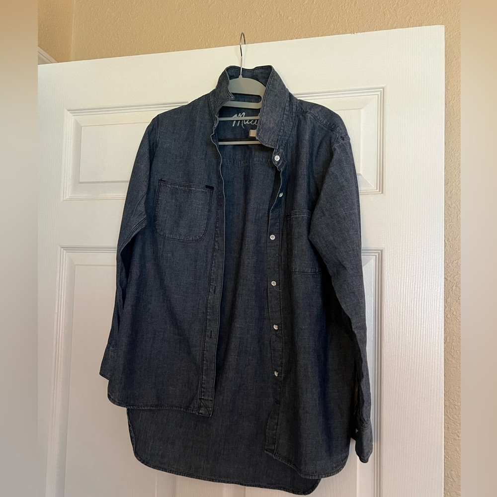 Madewelll Denim Button Up Shirt!! ❤️
